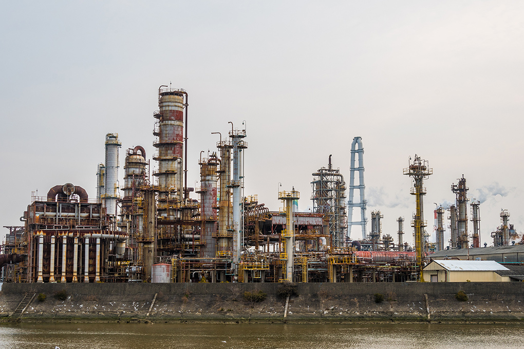 Petrochemical refinery project and maintenance services